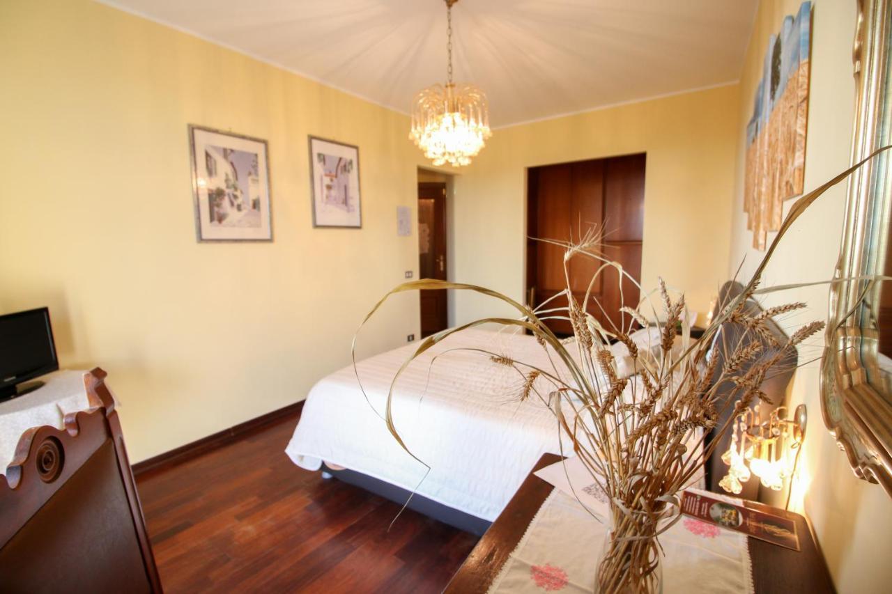 Spighe Paglia E Girasole Bed and Breakfast Candia Canavese Exteriör bild