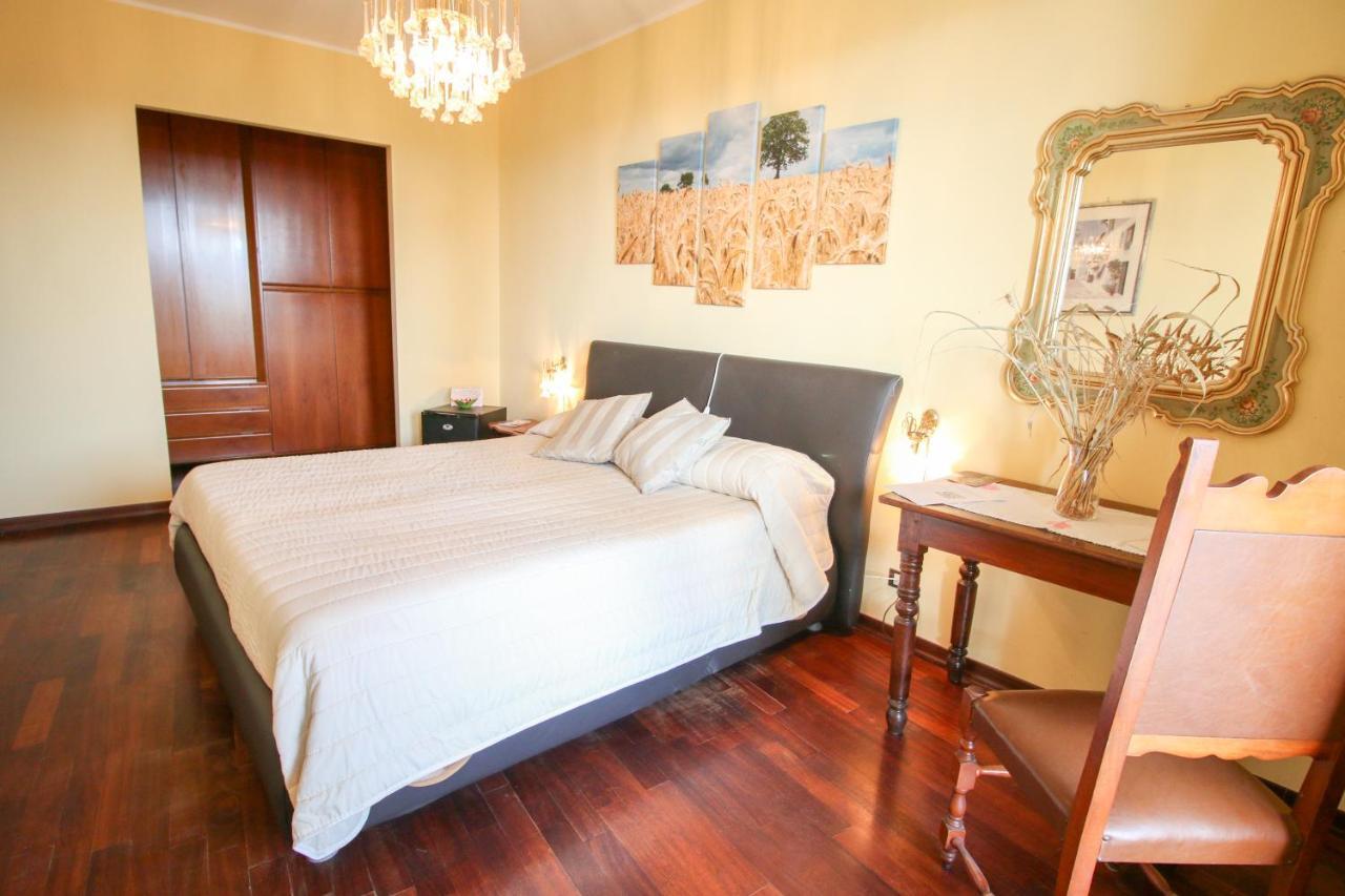 Spighe Paglia E Girasole Bed and Breakfast Candia Canavese Exteriör bild