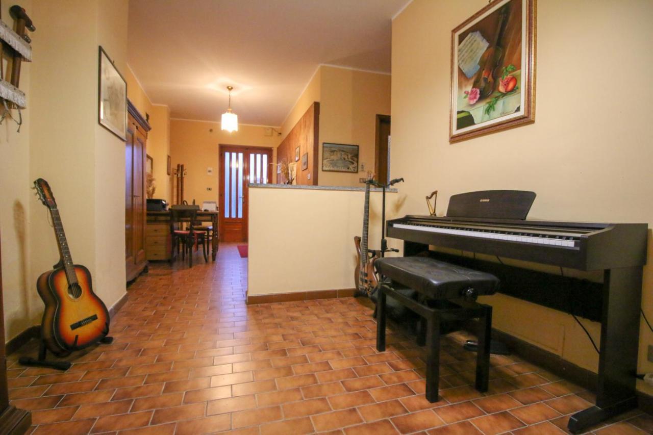 Spighe Paglia E Girasole Bed and Breakfast Candia Canavese Exteriör bild