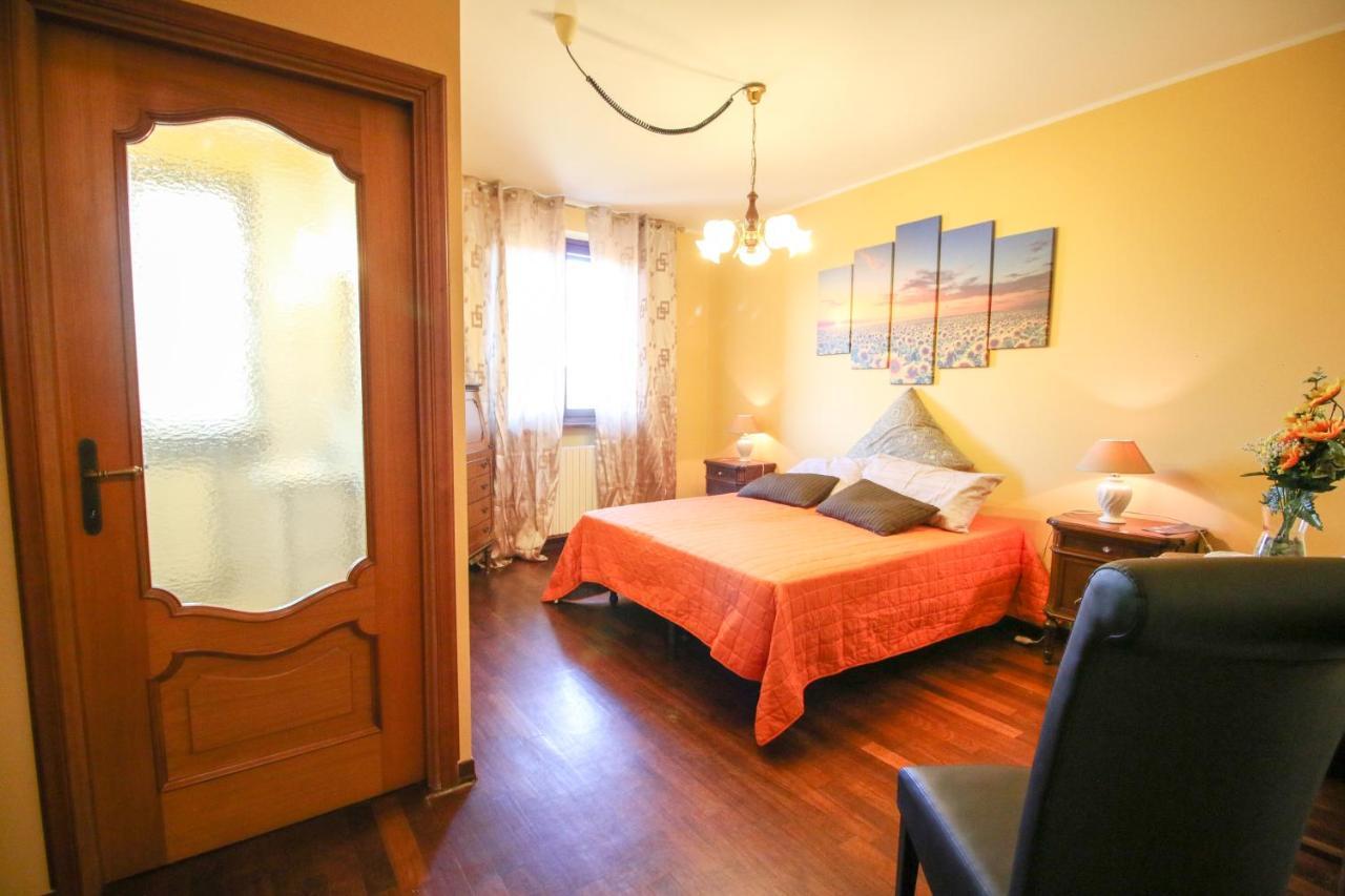 Spighe Paglia E Girasole Bed and Breakfast Candia Canavese Exteriör bild